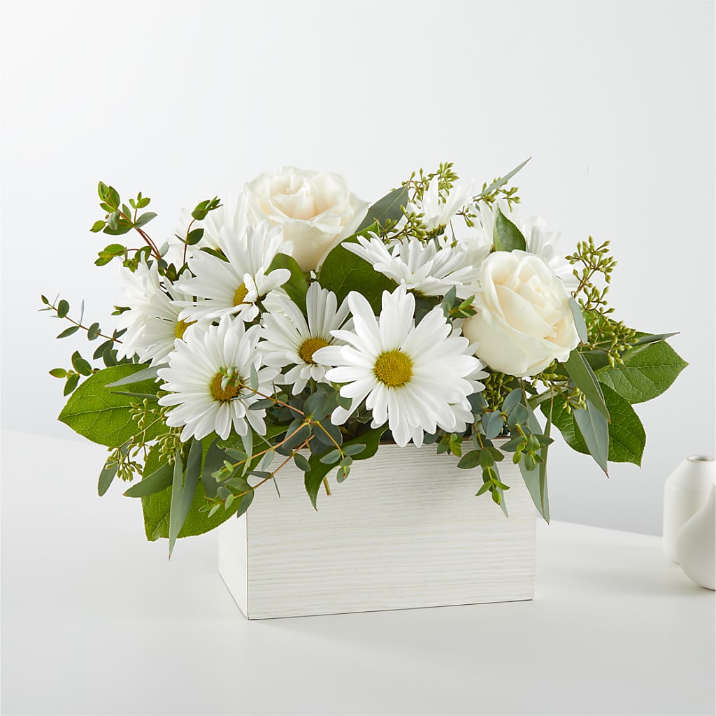 Fresh Linen Box Bouquet – Flowers By Marianne, Hampton Falls NH