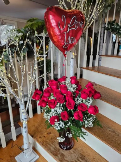 Amazing Dozens of Red Rose Bouquet with Balloon